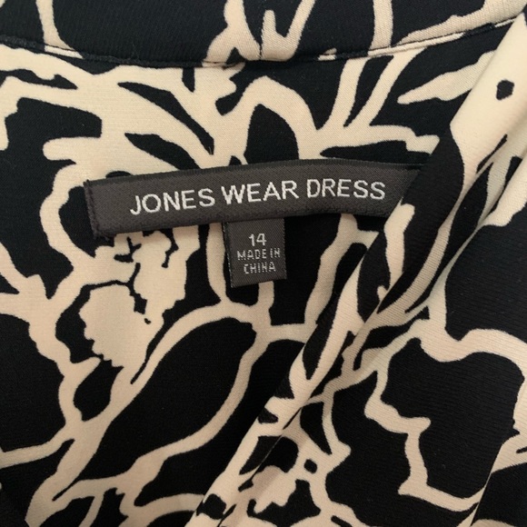Jones Wear Dress - Picture 3 of 5